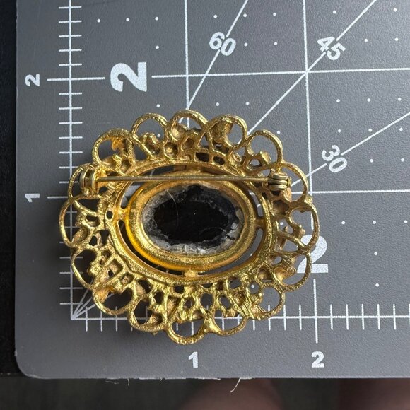 Vintage Gold-Tone Filigree Starburst Brooch Ornate Black Centerpiece Decorative‎ - Picture 6 of 6